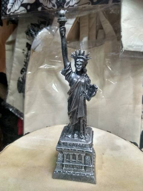 (BISA COD) MINIATUR PATUNG LIBERTY INGGRIS BAHAN FIBERGLASS - SOUVENIR PAJANGAN DEKORASI BEST SELLER