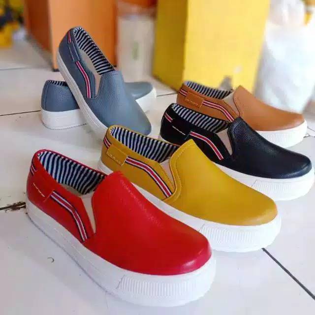 Sepatu garut kulit sapi asli sukaregang garut / sepatu wanita kulit / sepatu kulit asli garut