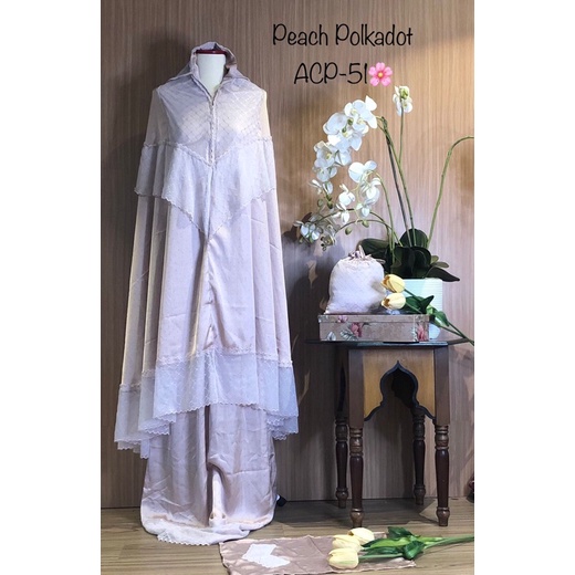 Mukena Zara Silk Premium Rubiah - PEACH POLKADOT