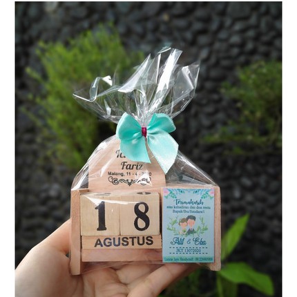 

Souvenir pernikahan Kalender Abadi /acara Aqiqah Ultah dll - KEMAS Plastik