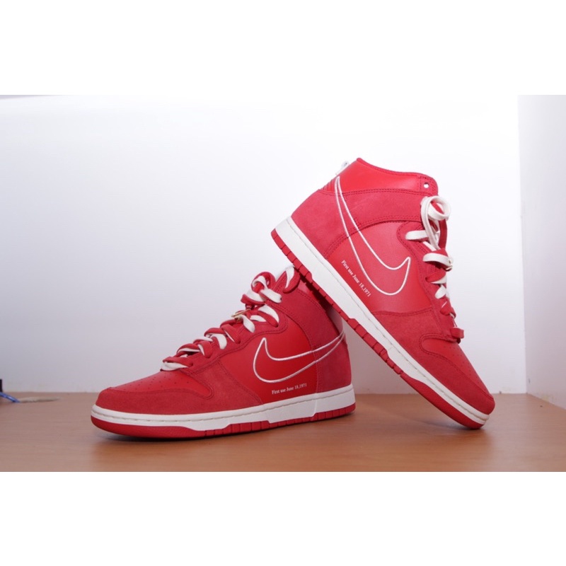 NIKE DUNK