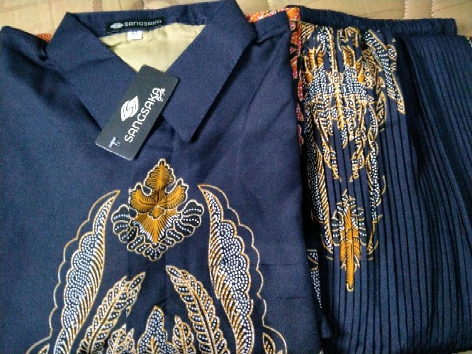 Batik Couple / Baju Batik Couple / Batik Set / Batik Lengan Panjang / Rok Set