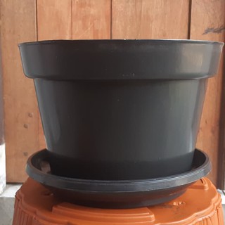 Jual pot bunga plastik HITAM 35cm tatakan bawah Jual pot bunga plastik HITAM 35cm tatakan bawah