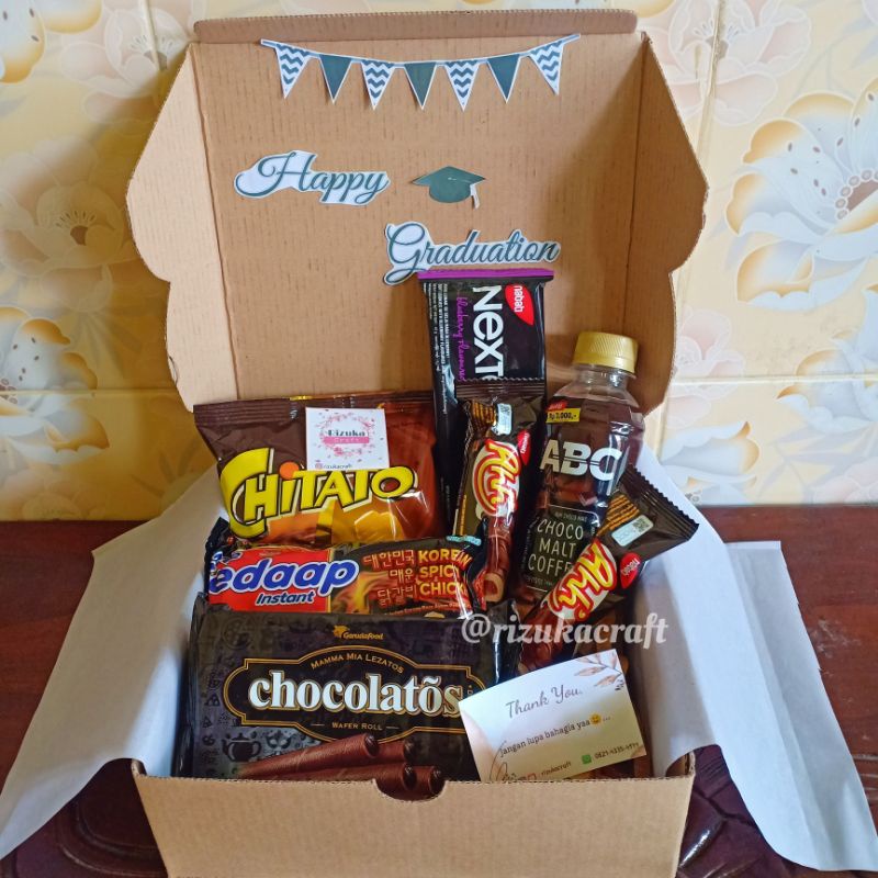 

Snack Hampers / Snack box / Gift Box