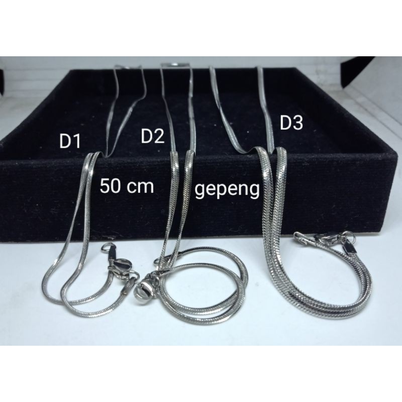 LD123. kalung titanium 50 cm gepeng putih silver