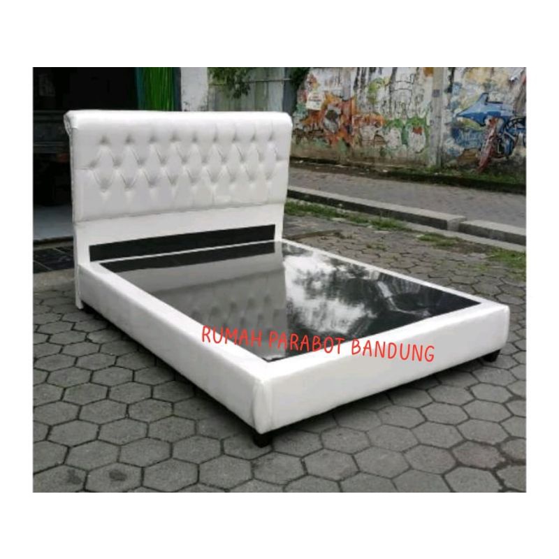 DIPAN ALAS KASUR RANJANG KASUR PUTIH DIVAN BANDUNG