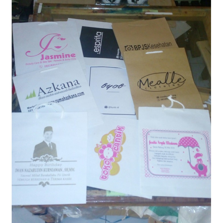 

tas kertas coklat & putih sablon ukuran 22x27x6