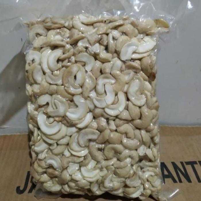 

Kacang Mede Mentah Belah dua 1 Kg