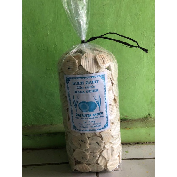 

KUEH GAPIT SIMPRING OLEH OLEH KHAS CIREBON