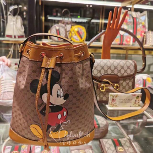 Gucci serut mickey big 26x12x32cm 300rb
With box and dustbag