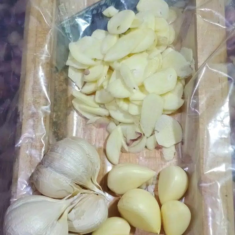 

Bawang Putih Kating Iris 100 gram Baru