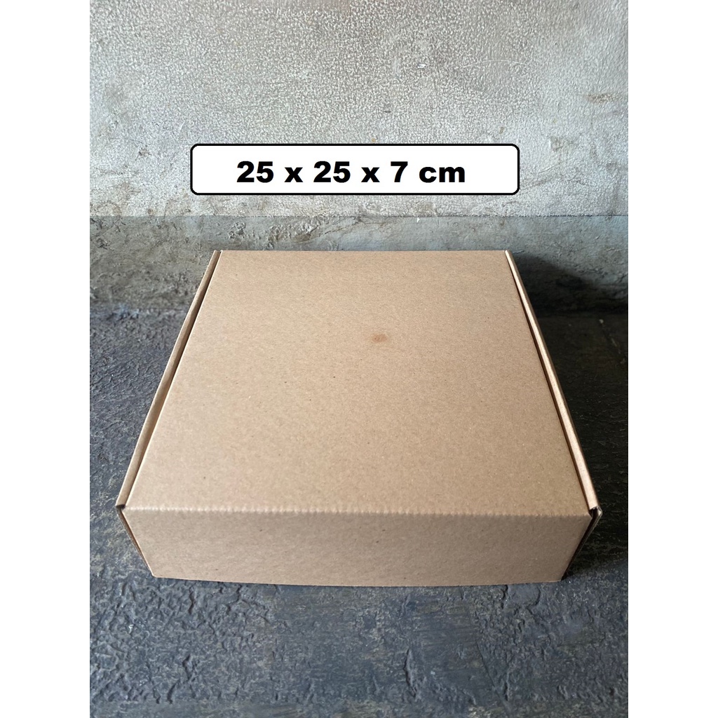 

Box Die Cut Polos 25 x 25 x 7 cm Dus, Kotak Packaging, Dus Kirim, Packaging Kardus
