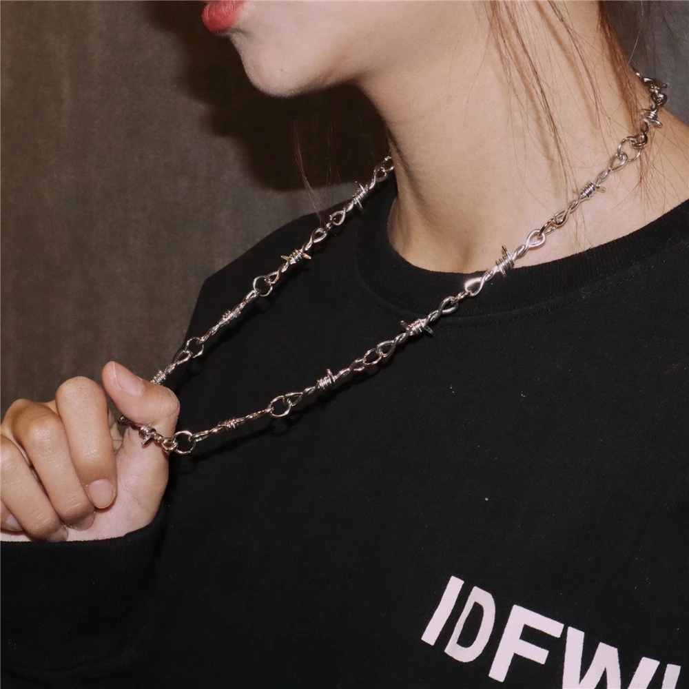 Kalung Choker Rantai Kawat Berduri Bahan Besi Gaya Punk Hip-hop Untuk Wanita