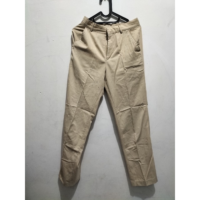 PRELOVED CELANA CREAM POLOS KREM SERAGAM SEKOLAH SMA SMK KRISTEN BETHEL