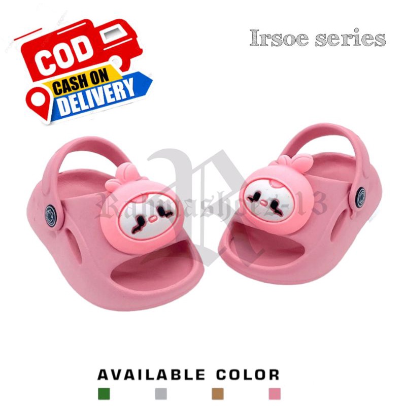 SANDAL SELOP ANAK PEREMPUAN TALI BELAKANG MOTIF BONEKA BISA DI PUTER MEREK IRSOE 307S SIZE 19-29