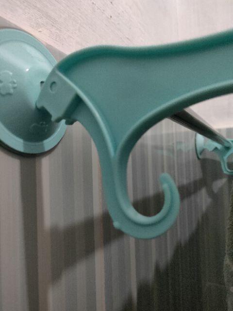 Gantungan Handuk Plastic Suction Tanpa Paku/jemuran Handuk