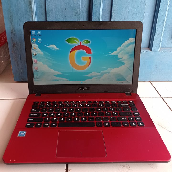 Asus X441M  Merah Slim Tipis 14 inch  RAM 4GB SSD 128GB Wind 11 Laptop Second