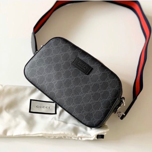 Gucci GG Supreme camera bag