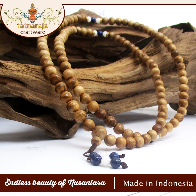 Tasbih/Mala Aquilaria Filaria 10 mm With White Shell &amp; Lapis Lazuli Separator