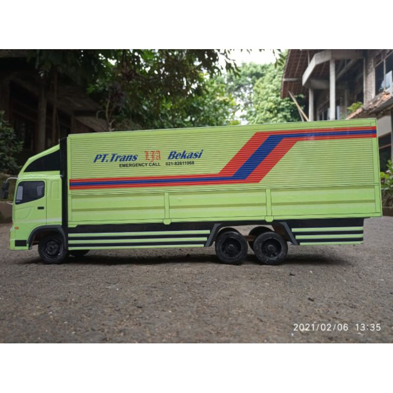 miniatur truk tronton box hino