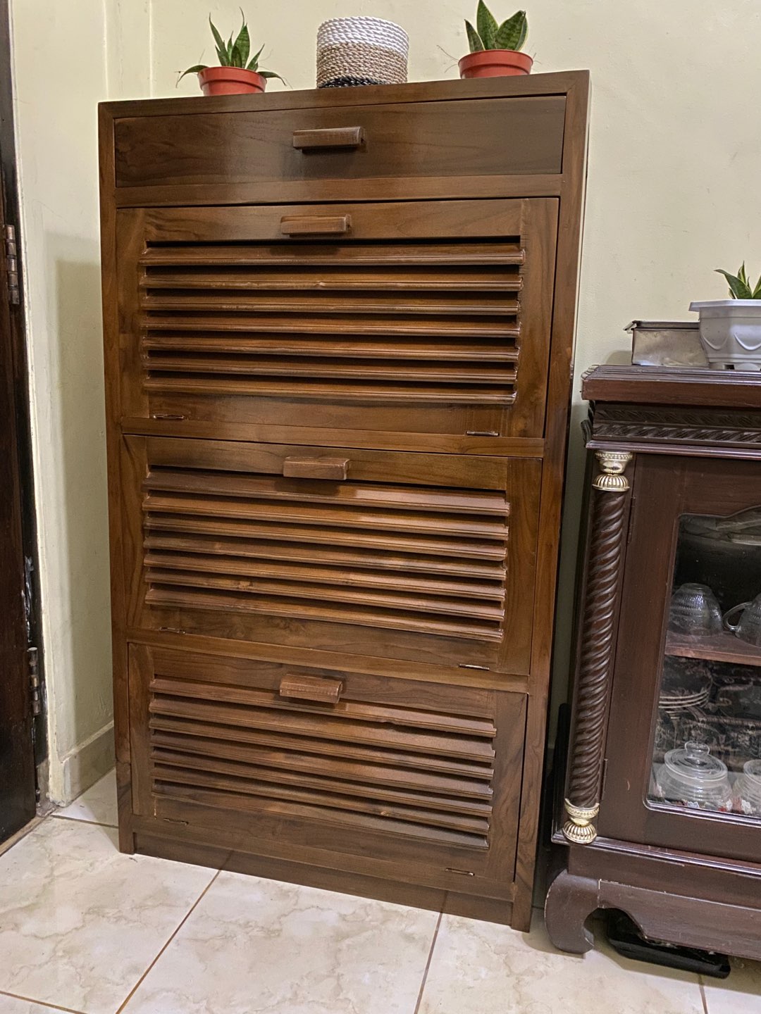 Rak Sepatu Kayu Jati