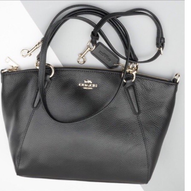 COACH SMALL KELSEY SATCHEL BLACK.