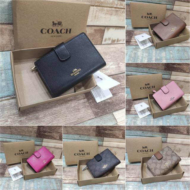 

Ready COACH MEDIUM WALLET NO PAPERBAG