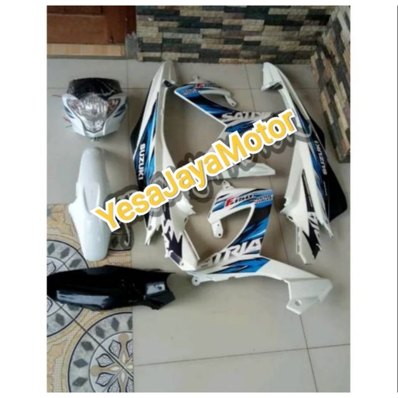 BODY HALUS SATRIA FU FACELIFT WARNA PUTIH TAHUN 2014 KEATAS