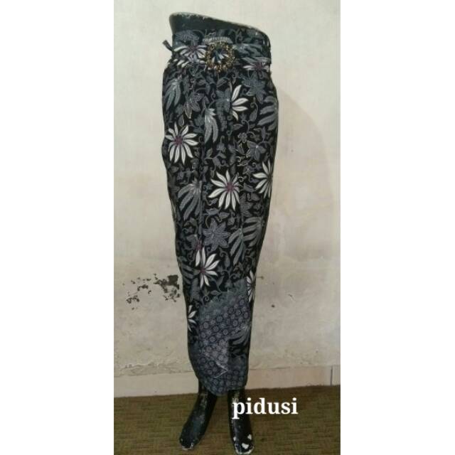 Rok lilit pisang abu