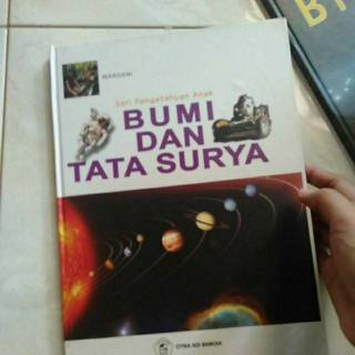 Jual BUKU ENSIKLOPEDIA BUMI DAN TATA SURYA - WARDANI | Shopee Indonesia