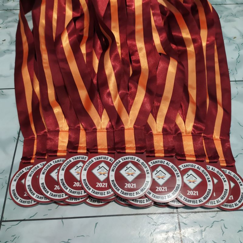 Medali Wisuda Akrilik / Gordon Wisuda/ Mendali Kelulusan / Kalung Bahan Saten Jahitan rapi dan halus