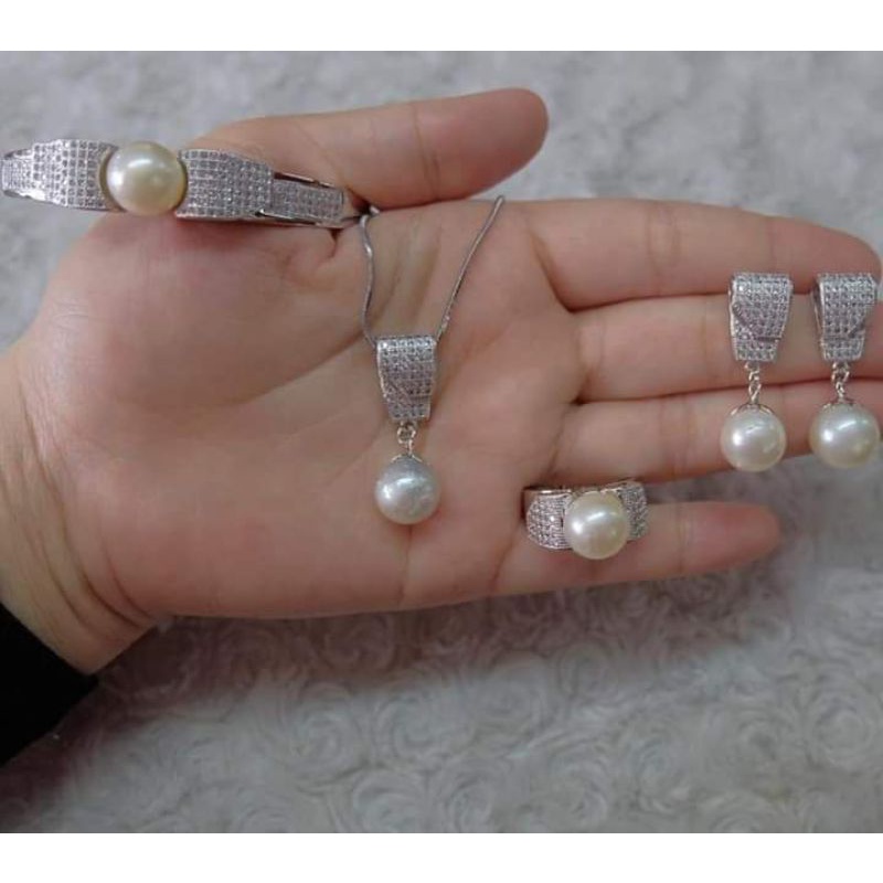 satu set Mutiara Asli lombok