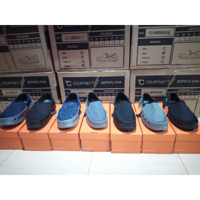 sepatu pria / sepatu karet / courtney aventador