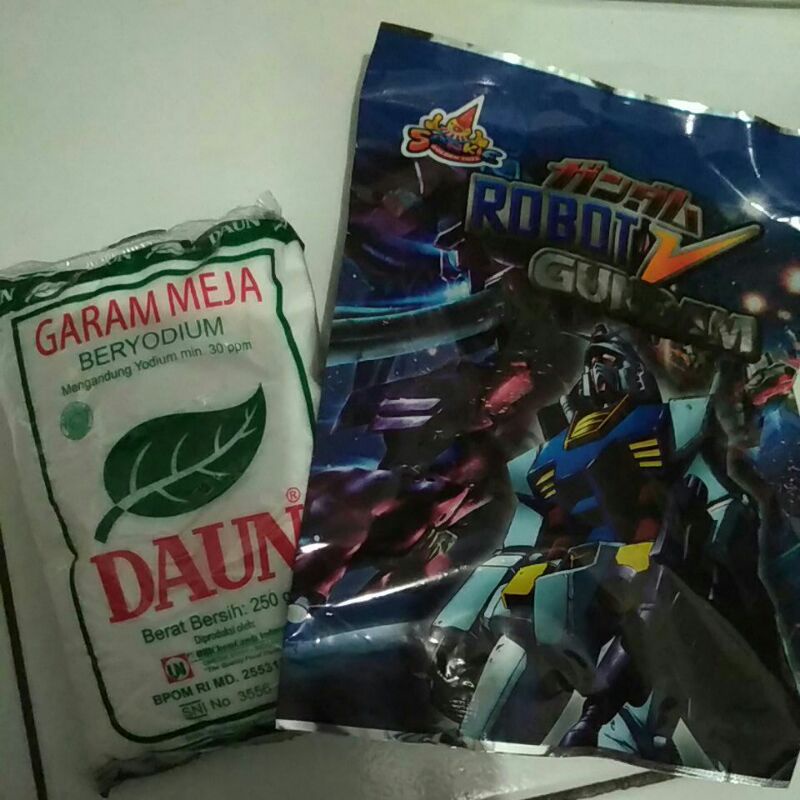 paket 1pcs garam dan mainan gundam robot sachet bongkar pasang