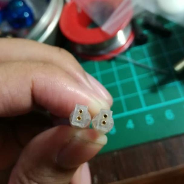 CONVERTER FEMALE 2 PIN 0.78 TO MALE MMCX