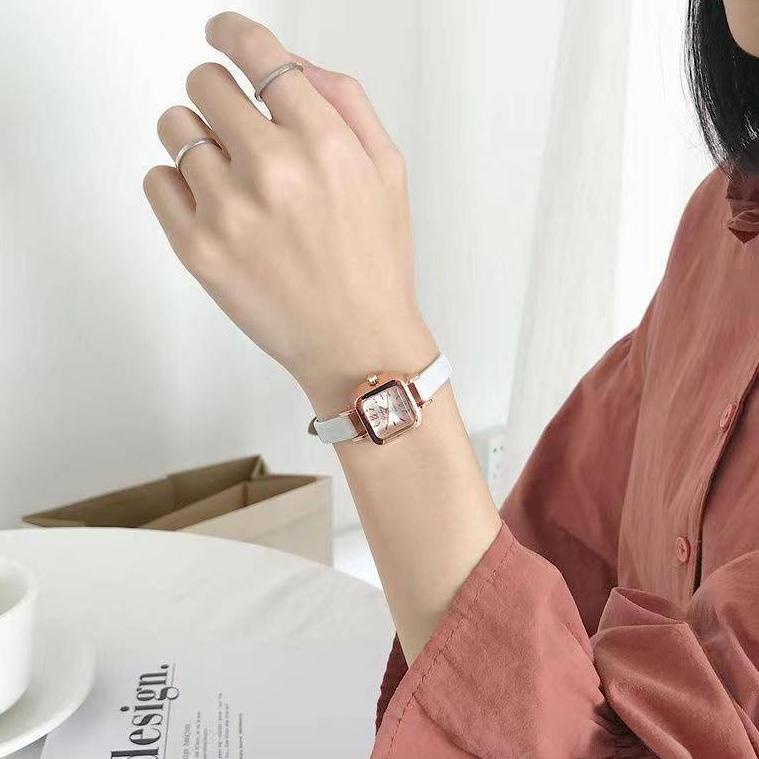 C18S Jam tangan wanita tren kuarsa / jam tangan wanita fashion / jam tangan wanita kotak kecil