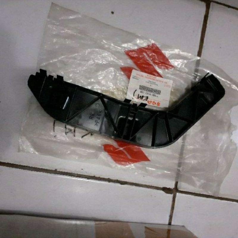 breket bemper belakang suzuki apv