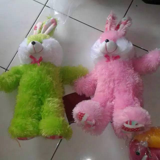 Boneka kelinci lucu