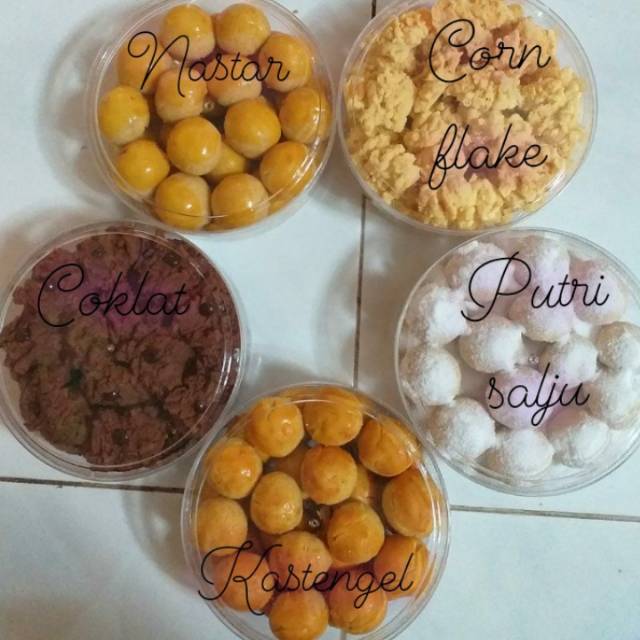 

Kue kering udah 1 paket ya say
