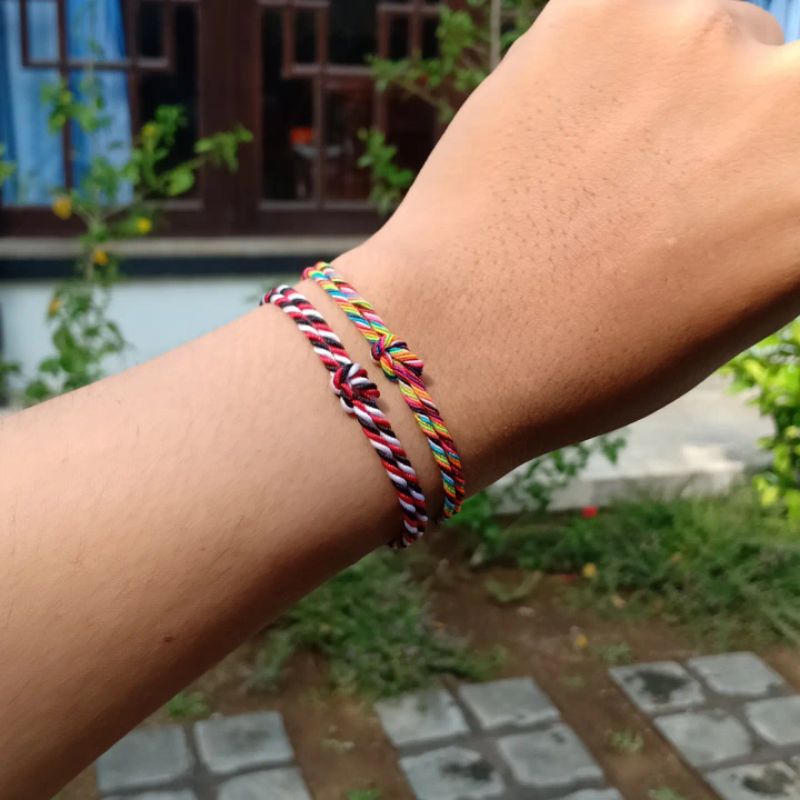 Gelang Simpul Ulir Tridatu &amp; Sangadatu / Gelang Tridatu Cowok / Gelang Sangadatu Besakih / Tridatu Khas Bali / Tridatu Custom / Gelang Khas Bali / Oleh Oleb Bali Murah / Kerajinan Khas Bali / Gelang Pria / Gelang Tridatu Murah / Craftdewata