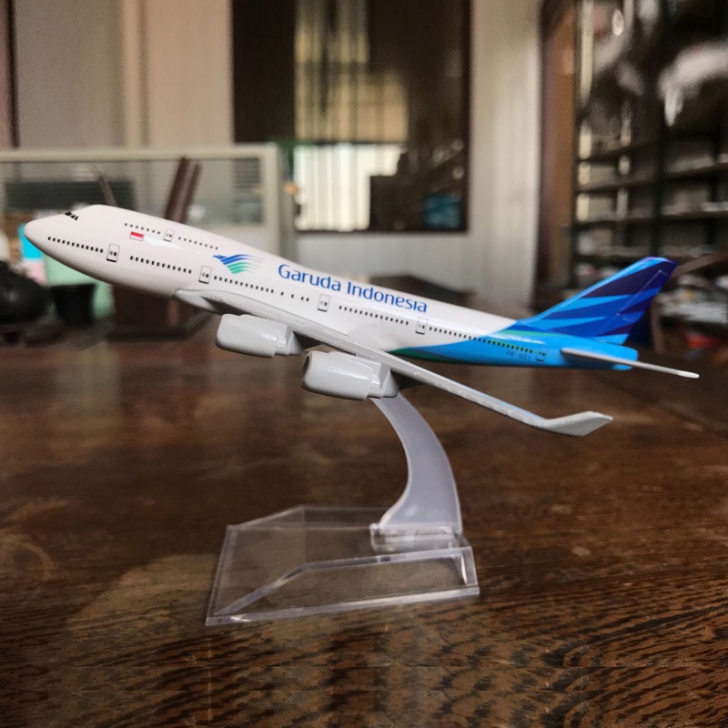 Garuda Indonesia B787 Model Pesawat Terbang Boeing 747 Lion Air B737 Bahan Alloy Ukuran 16CM