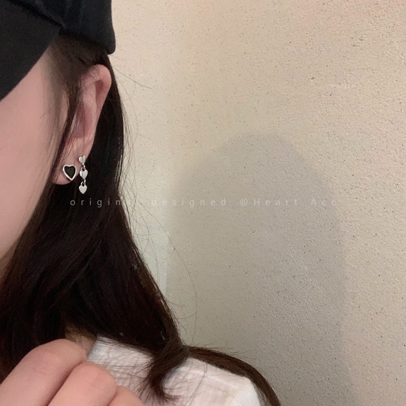 Anting Bentuk Hati Warna Hitam
