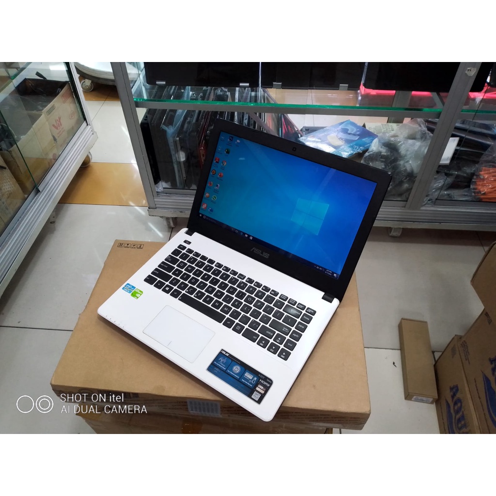 LAPTOP LEPTOP ASUS i3 HDD 500GB  VGA NVIDIA 2GB  GENERASI BARU WINDOWS10  SIAP PAKAI