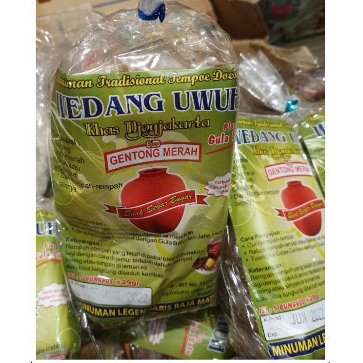 

Wedang uwuh Gentong merah. minuman rempah khas Jogja