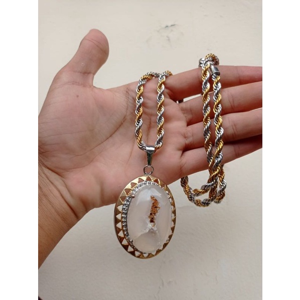 kalung liontin batu akik combong