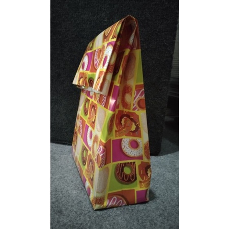 

kertas kado sudah jadi (tinggal masuk barang)