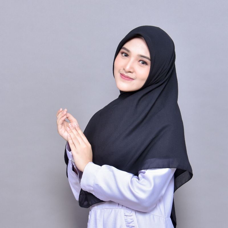 Bella Square Jumbo Syari 140 x 140 cm Hijab Segi Empat Syar'i Kerudung Jilbab Murah-Hitam