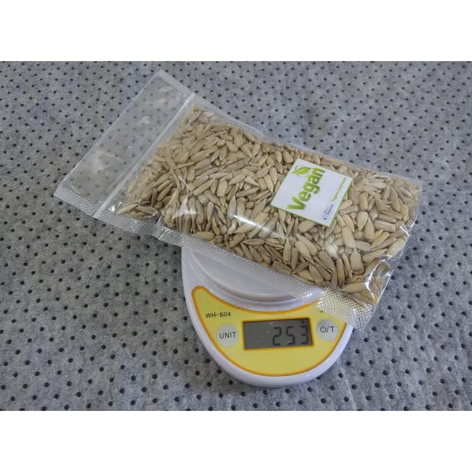 

ENAK Sunflower seeds 250 gr (tanpa kulit, fresh from the oven ready to eat) TERLEZAT