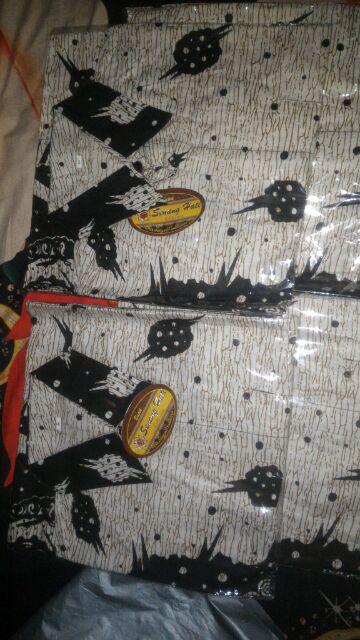 Kemeja Batik Pria Lengan Pendek Motif Strimint