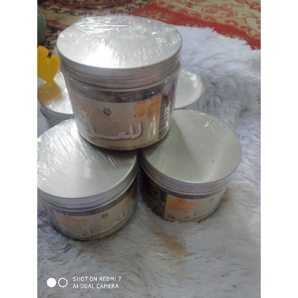 

Madu Yaman almonds dan kacang